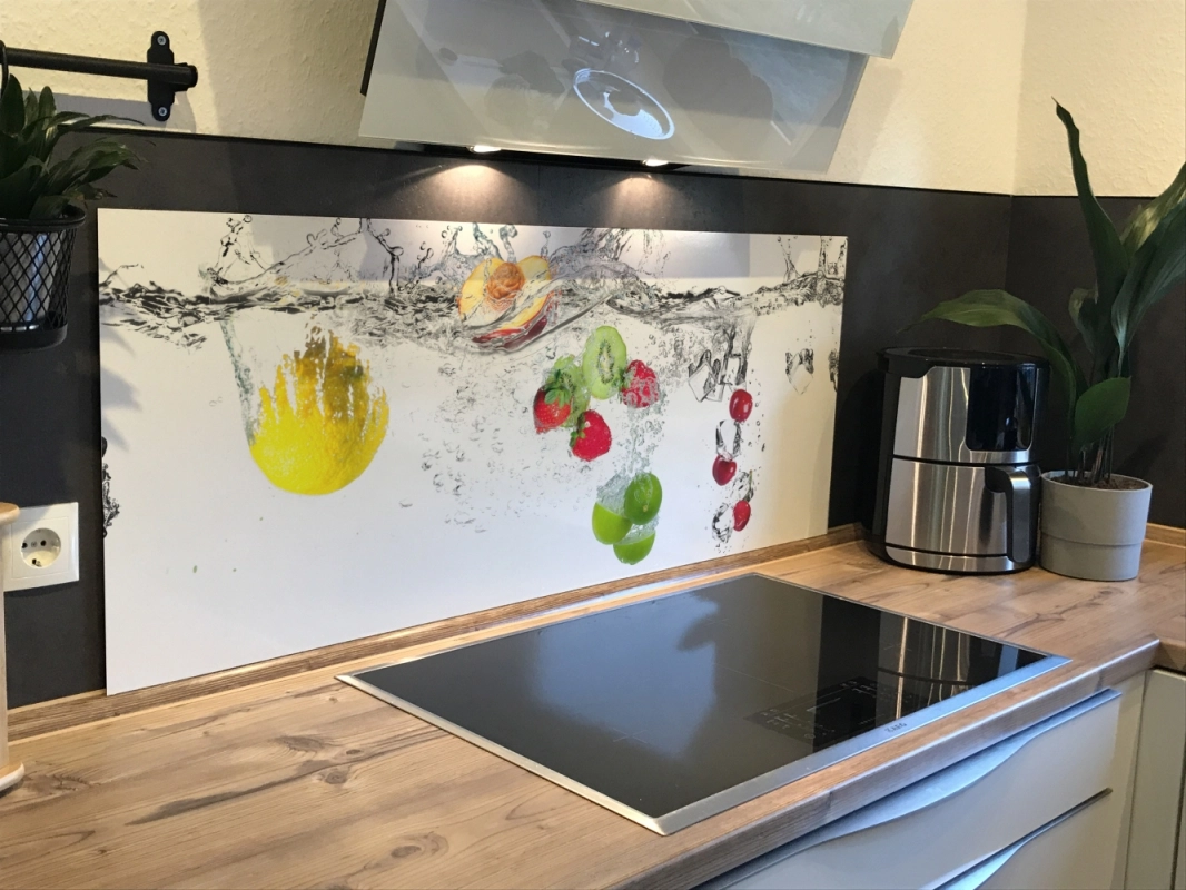 Spritzschutz Küche Hartschaumplatte Obst im Wasser