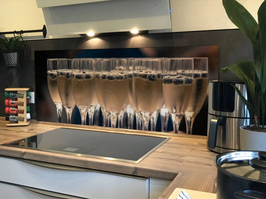 Spritzschutz Küche Hartschaumplatte Sektgläser