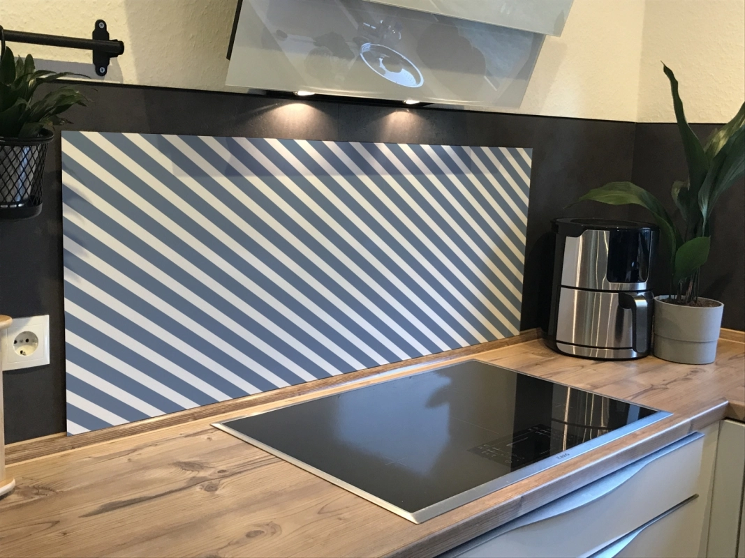 Spritzschutz Küche Hartschaumplatte Diagonale Linien Blau Weiß