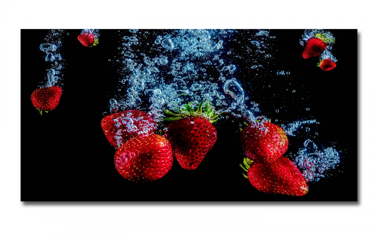 Spritzschutz Küche Hartschaumplatte Erdbeeren im Wasser Spritzschutz Küche Hartschaumplatte Erdbeeren im Wasser