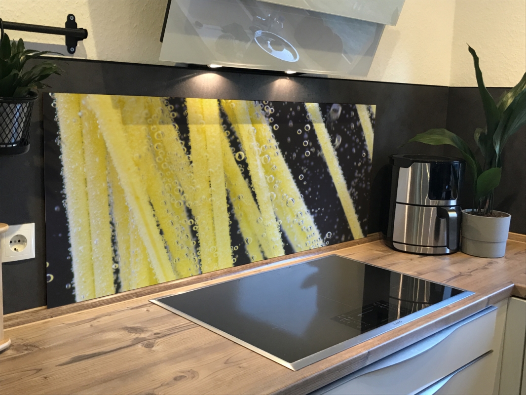 Spritzschutz Küche Hartschaumplatte Spaghetti unter Wasser Spritzschutz Küche Hartschaumplatte Spaghetti unter Wasser
