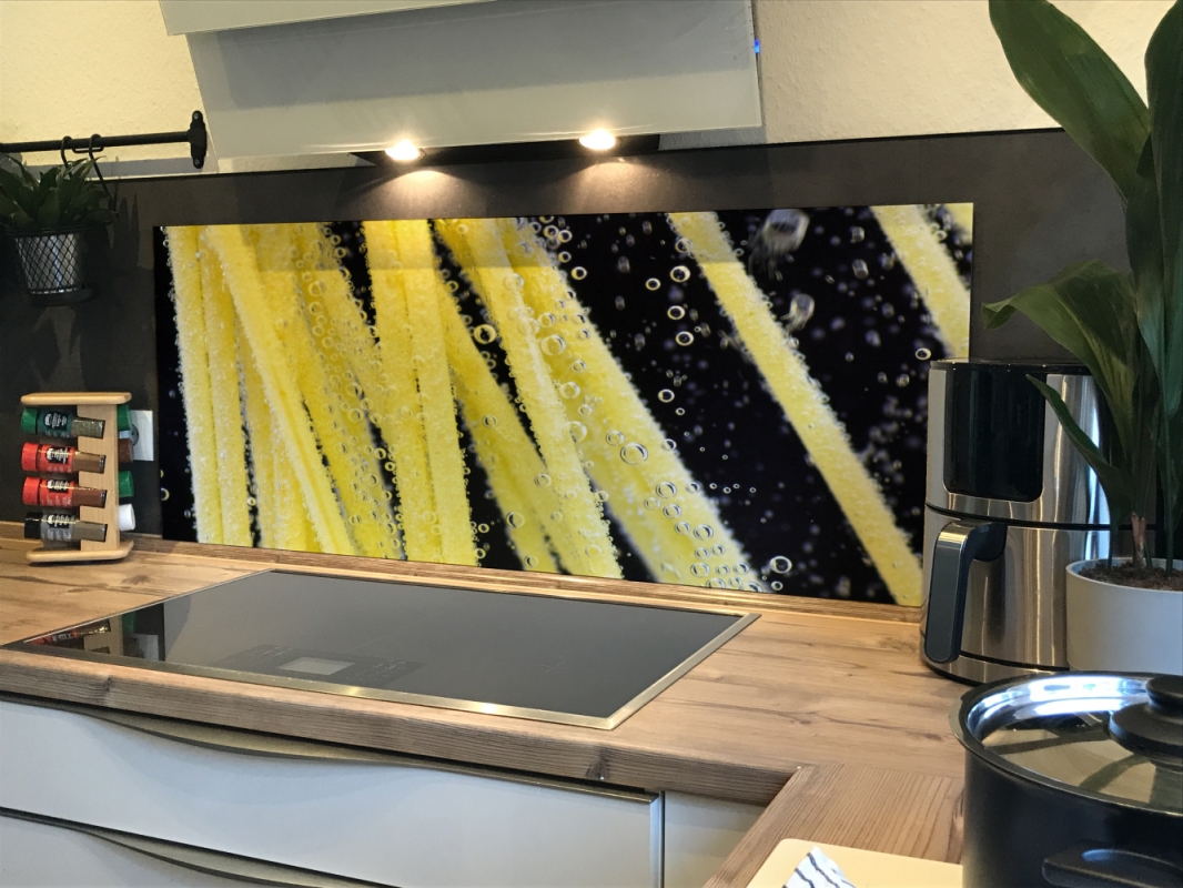 Spritzschutz Küche Hartschaumplatte Spaghetti unter Wasser Spritzschutz Küche Hartschaumplatte Spaghetti unter Wasser